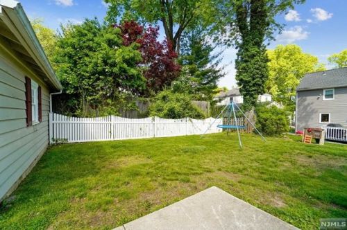 6 Marion Rd, Verona NJ  07044-1420 exterior