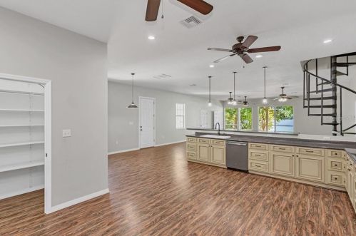 18200 Lake Gibson Ln, Umatilla FL  32784-7120 exterior