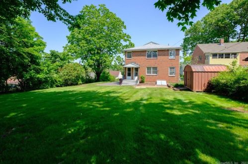 41 Hawthorne St, New Britain, CT 06053-3006