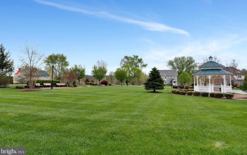 315 Lewis Washington Dr, Charles Town WV  25414-5666 exterior