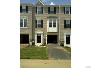 20 White Rose Ln, Easton, PA 18045-6106