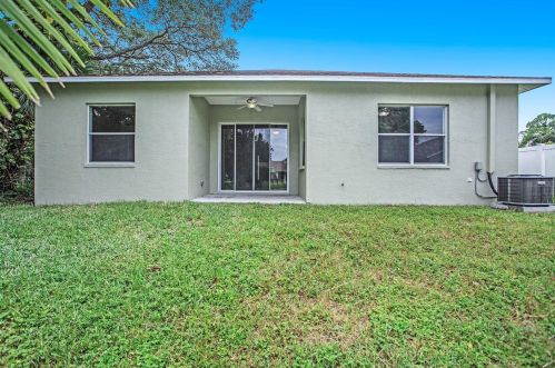 7125 70th St, Pinellas Park FL  33781-3937 exterior