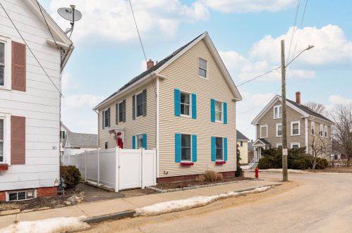 32 Pne St, Dover NH  03820-4202 exterior