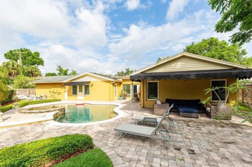 2240 Thunderbird Trl, Maitland FL  32751-3745 exterior