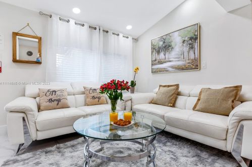 1601 16th Ave, Hollywood FL  33020-6528 exterior