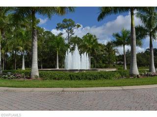 1822 Tarpon Bay Dr, Naples FL  34119-8713 exterior