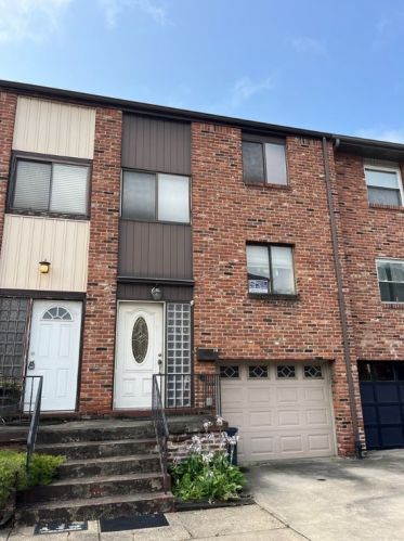 114 Pat Mews Dr, Wall, PA 15148-1311
