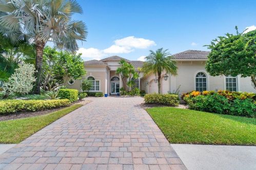 22 Somerset Dr, West Palm Beach, FL 33418-4579