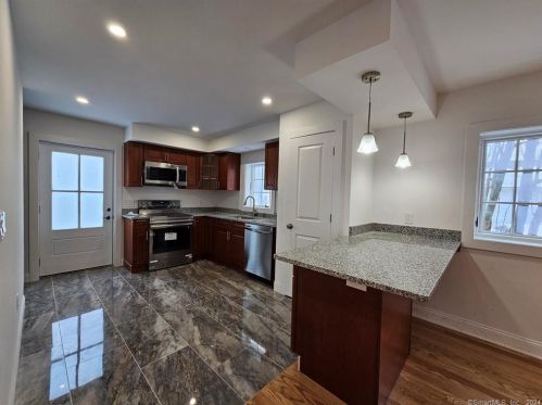 8 Concord St, Danbury CT  06810-6411 exterior