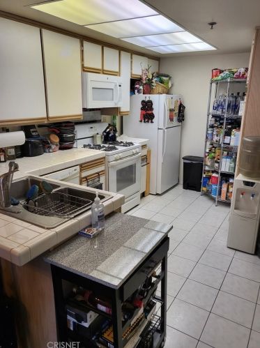 44514 15 St, Lancaster CA  93535-3403 exterior