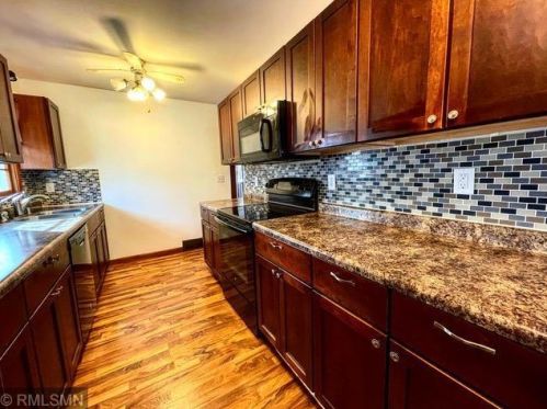 32 Cherry St, Saint Cloud, MN 56387-1241