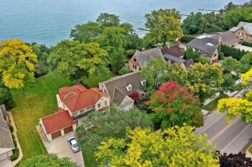 4114 Lk Dr, Milwaukee WI 53211-1719 exterior