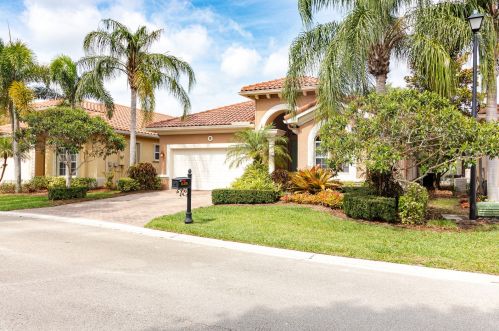 826 Palm Cove Dr, Palm City, FL 34990-2059