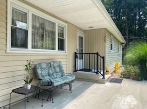 111 Lilac Dr, Annandale NJ  08801-3454 exterior