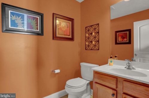 1838 Vista Dr, Navy Sup Dpt PA  17055-7040 exterior