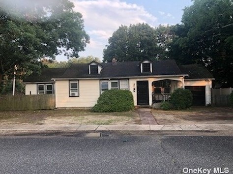 174 Nicolls Rd, Wheatley Heights NY  11798-2415 exterior