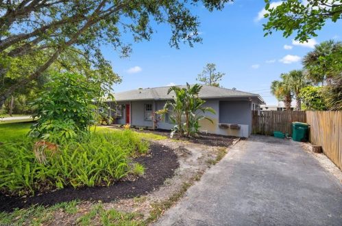 4710 Outer Dr, Naples, FL 34112-6714