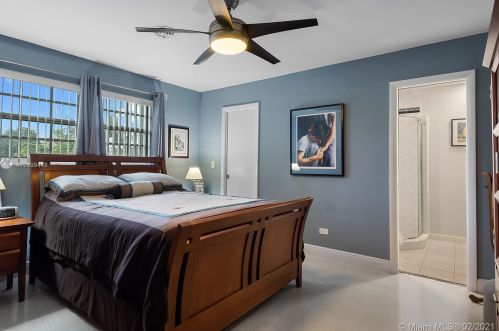 800 46th Ave, Hollywood FL  33021-5909 exterior