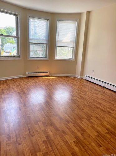 14 Stephenson Blvd, New Rochelle NY  10801-4402 exterior