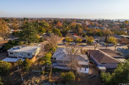 545 Moss Ave, Lake Nacimiento, CA 93446-2700