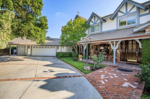 24421 Timon Ln, Santa Clarita, CA 91321-3538