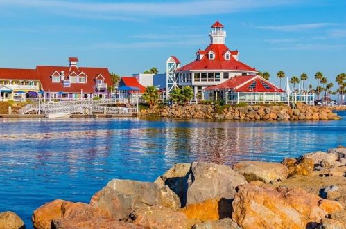 4561 Adenmoor Ave, Lakewood CA  90713-2515 exterior