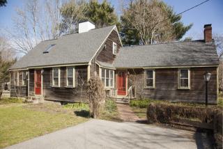 150 Union St, Hingham, MA 02043-2909