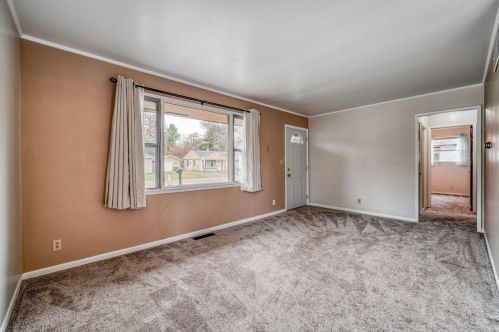 914 Geiger St, East Farmington, WI 54020-8108