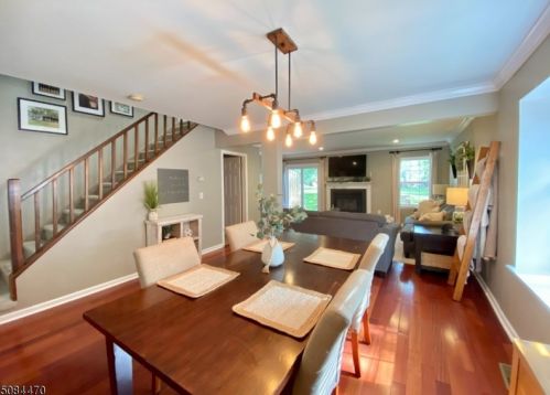 208 Salem Ct, Flemington NJ  08822-2034 exterior