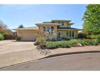 2348 Wintergreen Ct, Mcminnville, OR 97128-5401