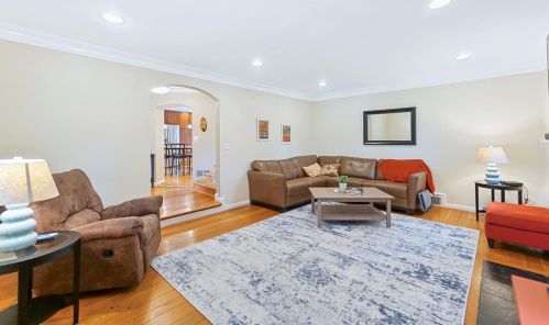 3911 Devonshire Dr, Cincinnati OH 45226-1301 exterior