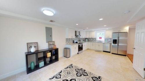 17 Holly Ln, Westbury, NY 11590-4015