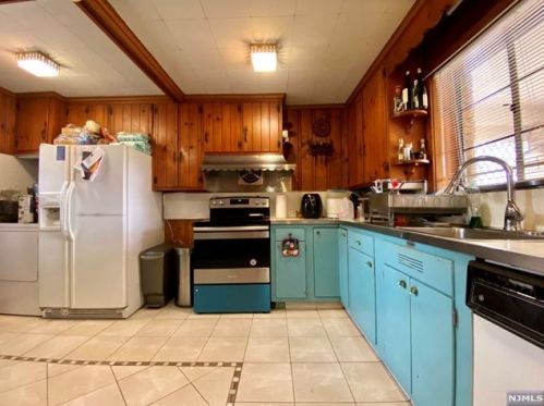 27 Union Ave, Nutley NJ  07110-3325 exterior