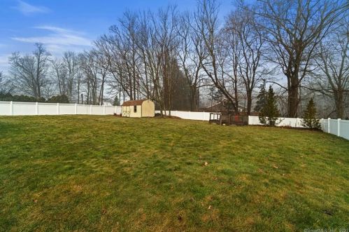 3 Killen Rd, Wallingford CT  06492-2697 exterior