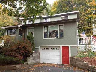 32 Parkview Ct, Troy, NY 12180-5719