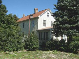 355 Twin Lakes Rd, Latrobe, PA 15650-3557