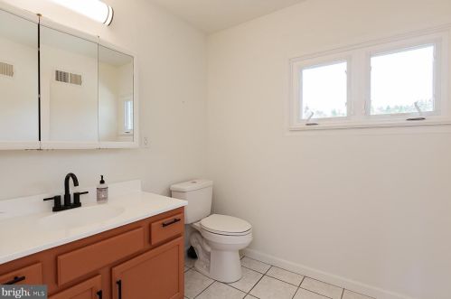 2037 Stone Mill Rd, Lancaster PA  17603-6053 exterior