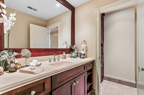 1512 Sonoma Ct, Crown Point IN 46307-2687 exterior