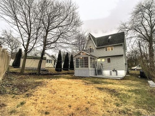 57 Lk Dr, Greenwood Lake NY  10925-2713 exterior