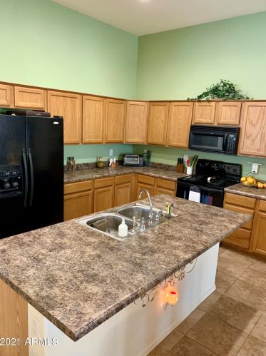 39241 Carolina Ave, San Tan Valley, AZ 85140-5717