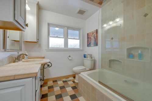 1640 Kentfield Ave, Redwood City CA  94061-2706 exterior