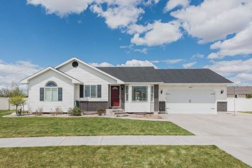 4043 Rulon Dr, Idaho Falls, ID 83406-4802