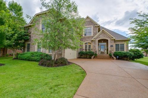1021 Brittain Downs Dr, Nolensville, TN 37135-9586