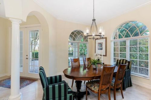 4852 Boulevard Ct, Naples FL 34103-3048 exterior