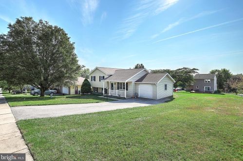 215 Lartry Dr, Red Lion, PA 17356-8919