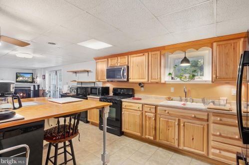 1114 Johnstown Rd, Edinburg VA  22824-2639 exterior