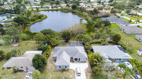 2318 Maniton Ter, Fort Pierce, FL 34952-6834