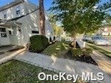 309 Ivy Ave, Westbury NY  11590-1938 exterior