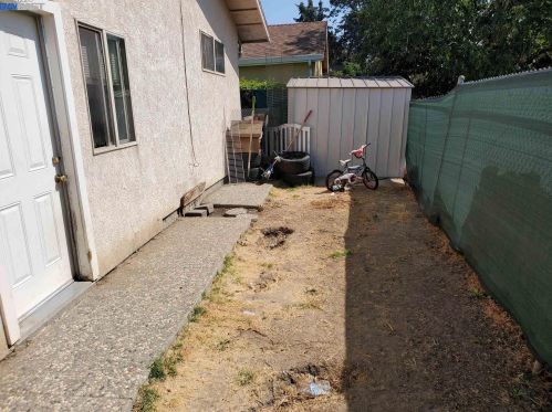 960 Folsom Ave, Hayward CA 94544-5700 exterior