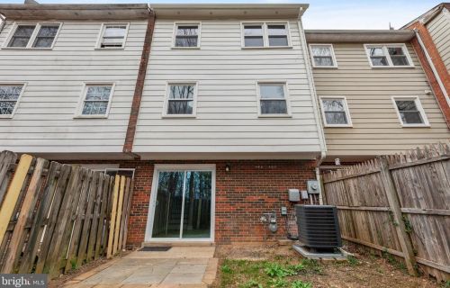 3442 Beale Ct, Woodbridge VA  22193-1702 exterior
